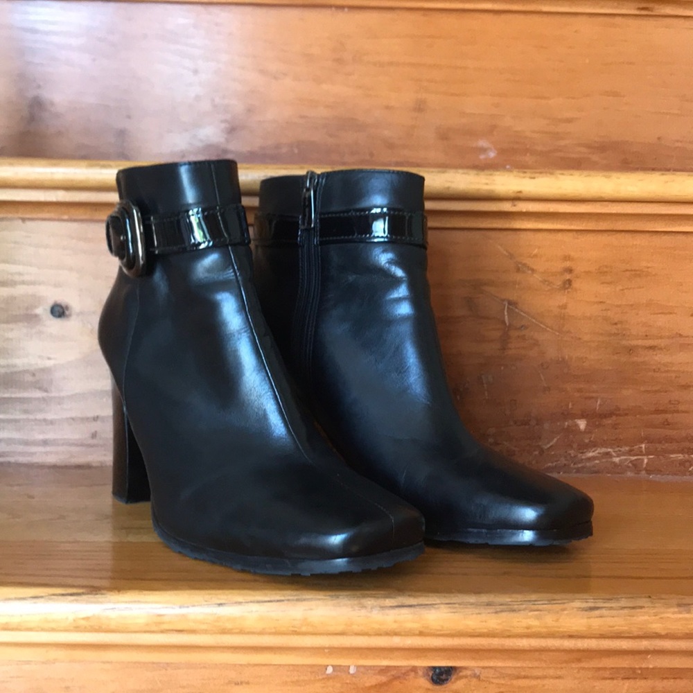 Via Spiga black leather ankle boots size 8